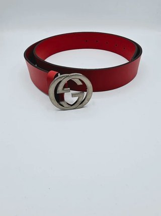 Cinturón Gucci Rojo Hebilla GG Plateada. Nuevo