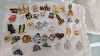 Lote de Pines Antiguos Coleccionables