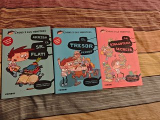 Libro de "L'Agus i els monstres" 3 libros