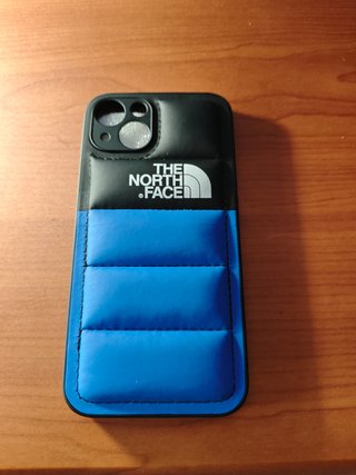 Cover per iPhone 13 / 14 nero e azzurro con puffer