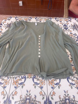 Camisa Verde con Botones