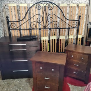Dormitorio completo: Cama, Cómoda y Mesitas