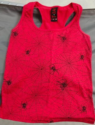 Camiseta Gótica Roja con Estampado de Telarañas