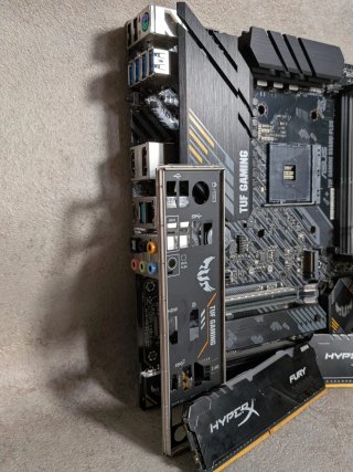 Pack Placa Base B550M + Ryzen 7 3800X + 16GB RAM