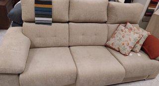 Sofá de Tres Plazas Beige.sincojines