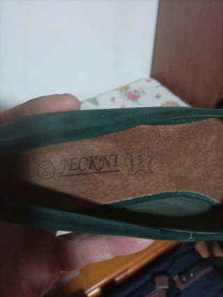 Zapatos de tacón verde Jeckni talla 36