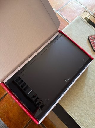 Tableta Gráfica UGEE M708 Nueva