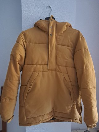 Chaquetón Mostaza Pull and Bear