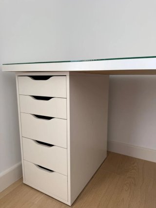 Mesa Escritorio Blanca con Cajonera