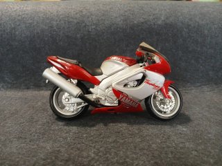 Moto Yamaha 1/18 Thunderace 1000