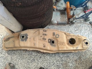 Depósito combustible Mitsubishi Montero v60