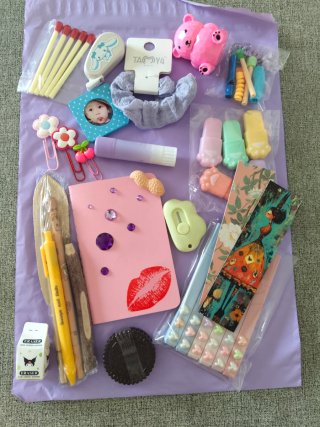 Lote de papelería y accesorios variados