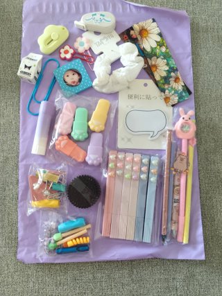 Lote de papelería y accesorios variados