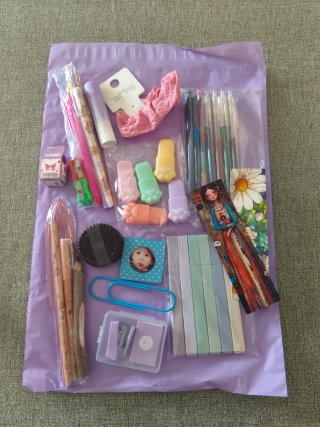 Lote de papelería y accesorios variados