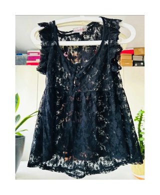 Top de encaje negro Easy Wear