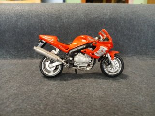 Moto a escala 1/18