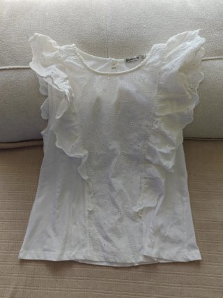 Blusa Stradivarius blanca volantes bordada