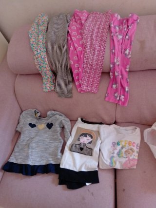 Lotto abbigliamento bimba 4 anni