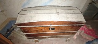 Baúl de madera antiguo