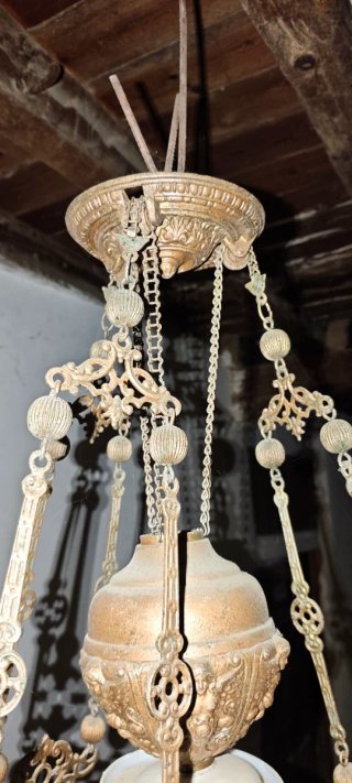 Quinqué de techo antiguo