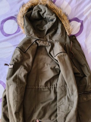 Chaquetón con Capucha y Borreguillo