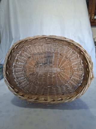 Cesto de Mimbre Antiguo