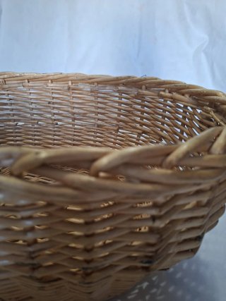 Cesto de Mimbre Antiguo