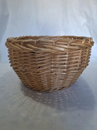 Cesto de Mimbre Antiguo