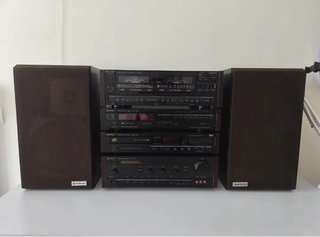 Sistema de Sonido Hitachi con Doble Cassette y CD