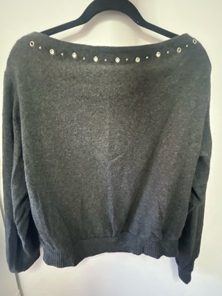 Suéter Bershka gris con ojales