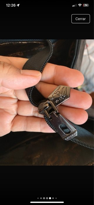 Bolso de mano negro y marrón