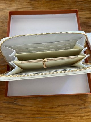 Cartera LV