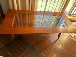 Mesa de centro de madera y cristal