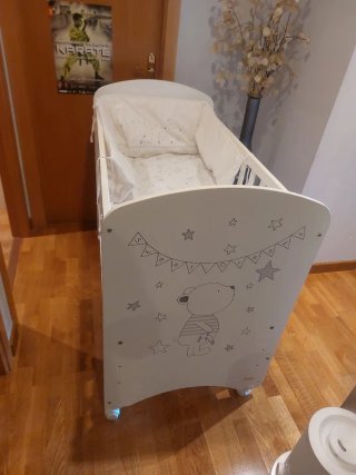 Cuna marca basic by micuna con colchón y edredon