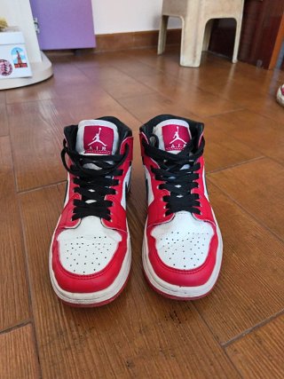 Zapatillas Jordan Air Rojas y Blancas