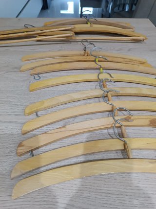 Grucce in legno per giacca e pantaloni