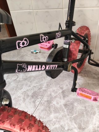 Bicicleta Infantil Hello Kitty Rosa Negra