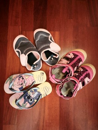 Lote de 3 pares de zapatos infantiles