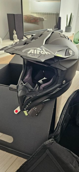 Casco Airoh Aviator 3 Carbon