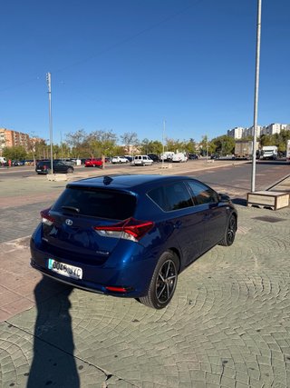 Toyota Auris 2017 negociable.