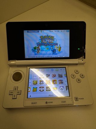 Nintendo 3DS Plata + Tarjeta SD 256GB