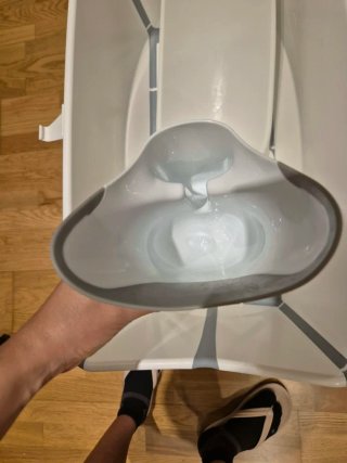Bañera Stokke Flexi Bath y Jarra Nuby