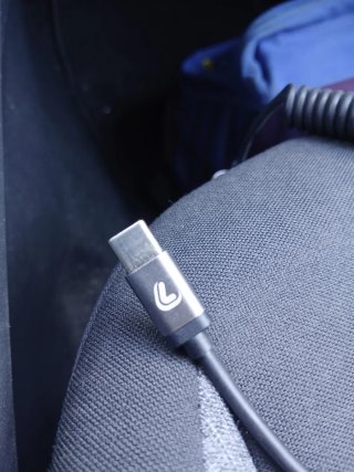 Cargador coche USB-C.