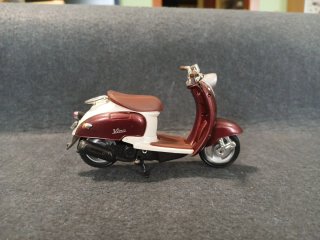Moto escala 1/18 Vino