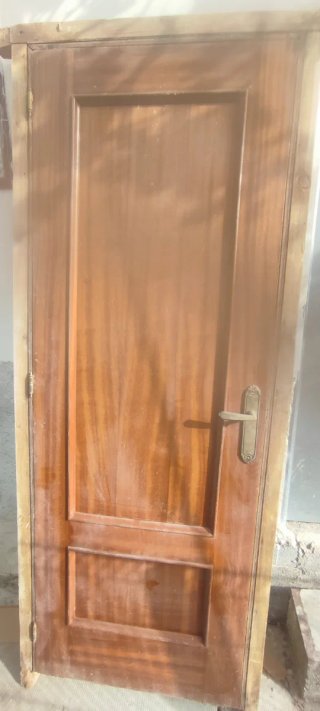 Puerta madera 2,03 x 0,72 apertura derecha