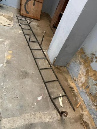 Escalera de pared hierro industrial vintage
