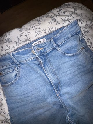 Pantalón vaquero pitillo Pull&Bear Talla L