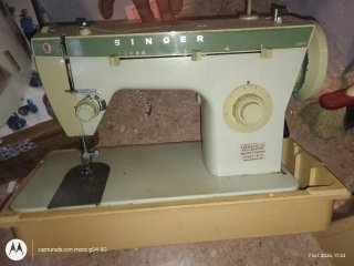 Máquina de coser Singer 258