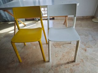 2 Sillas Ikea (Amarilla y Blanca)