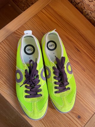 Zapatillas Aro verde flúor y morado talla 38